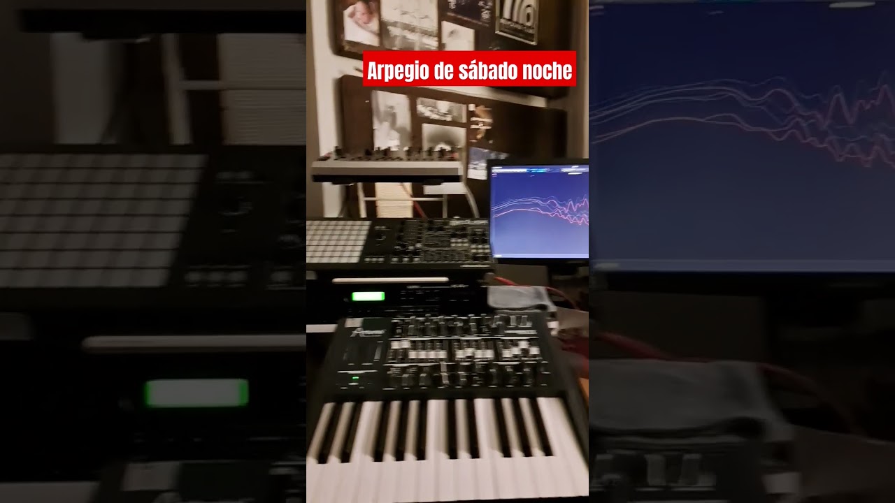 Arpegio de sábado noche. @behringer monopoly @rolandglobal alpha juno