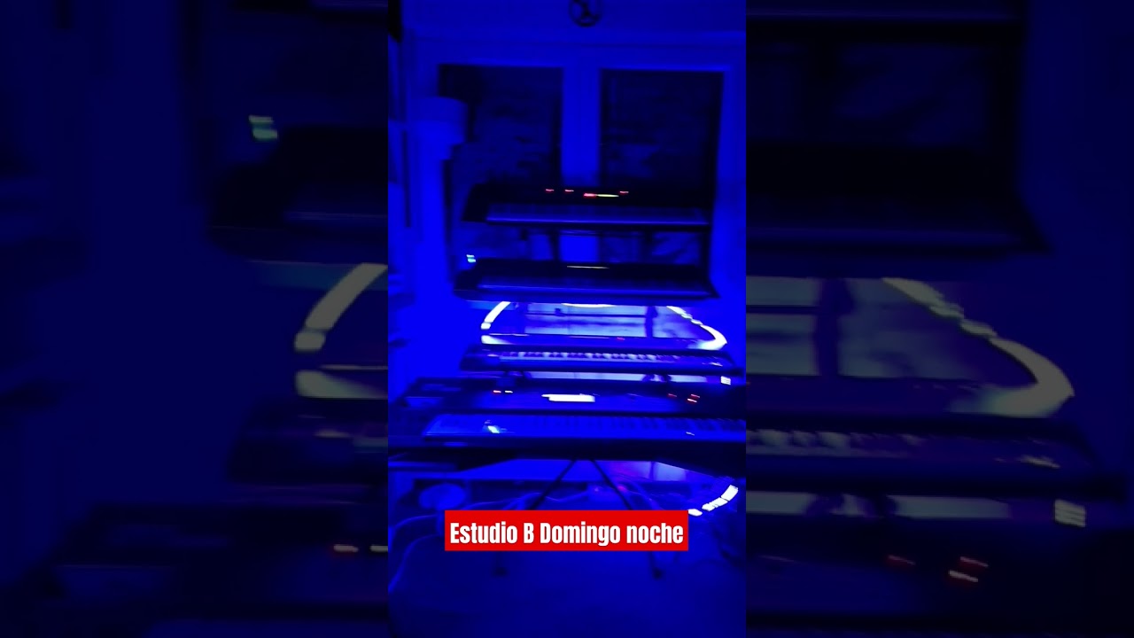 Estudio B. Domingo noche